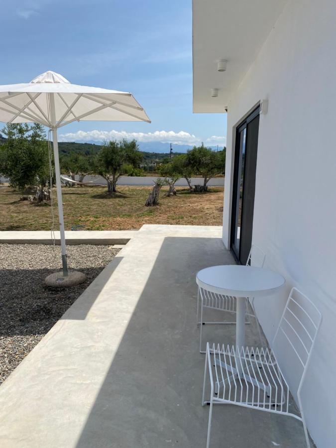 Lefko Apartments Tavronítisz Kültér fotó